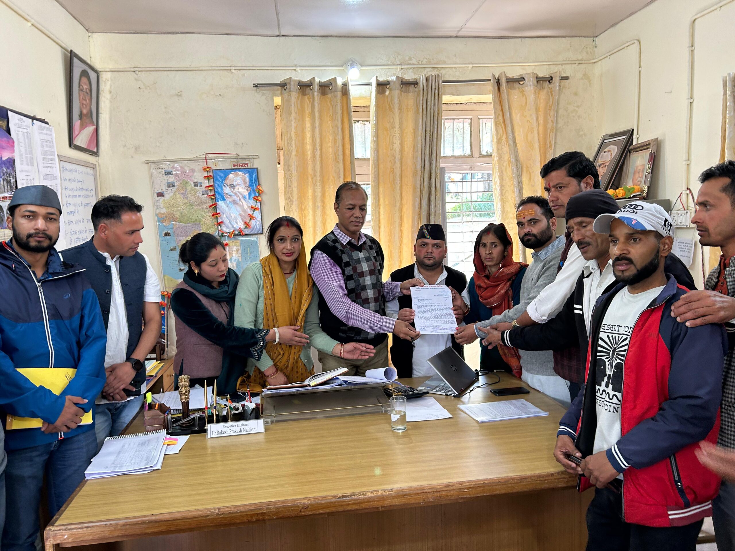 गिरिया–पिलोजी मोटर मार्ग बना इंतजार की सड़क, छह साल बाद भी अधूरा निर्माण-ग्रामीणों में उबाल।विकास के वादे धरे रह गए, गिरिया-पिलोजी सड़क निर्माण अधर में-ग्रामीण बोले, अब आंदोलन तय.